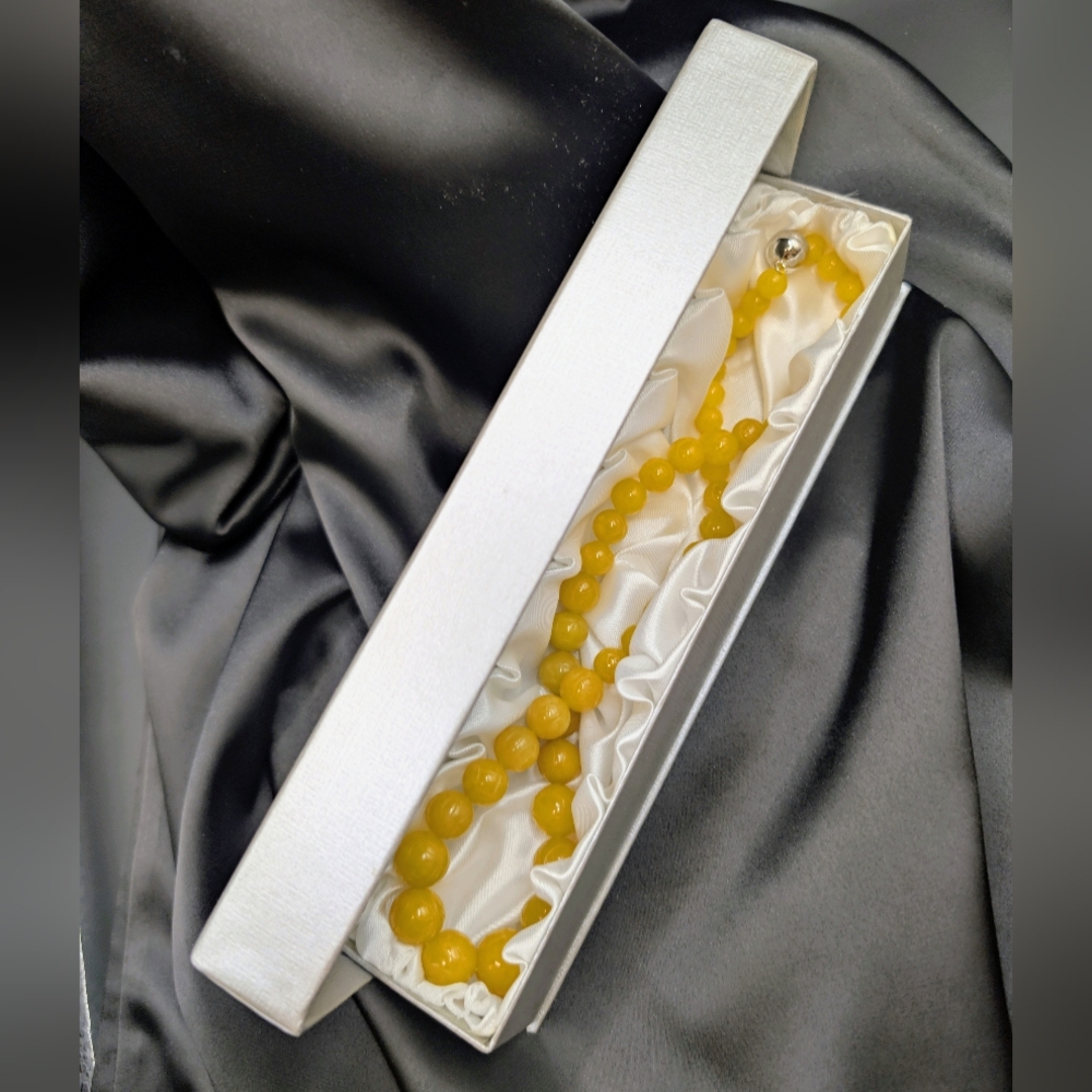 Burmese Honey Jade Carved Necklace NWOT - Picture 5 of 5